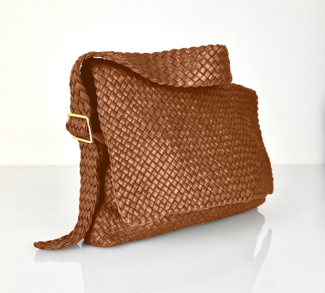 LABEL17's Shoulder Bag AMINA in Caramel Brown, handmade in Morocco, designed in Switzerland