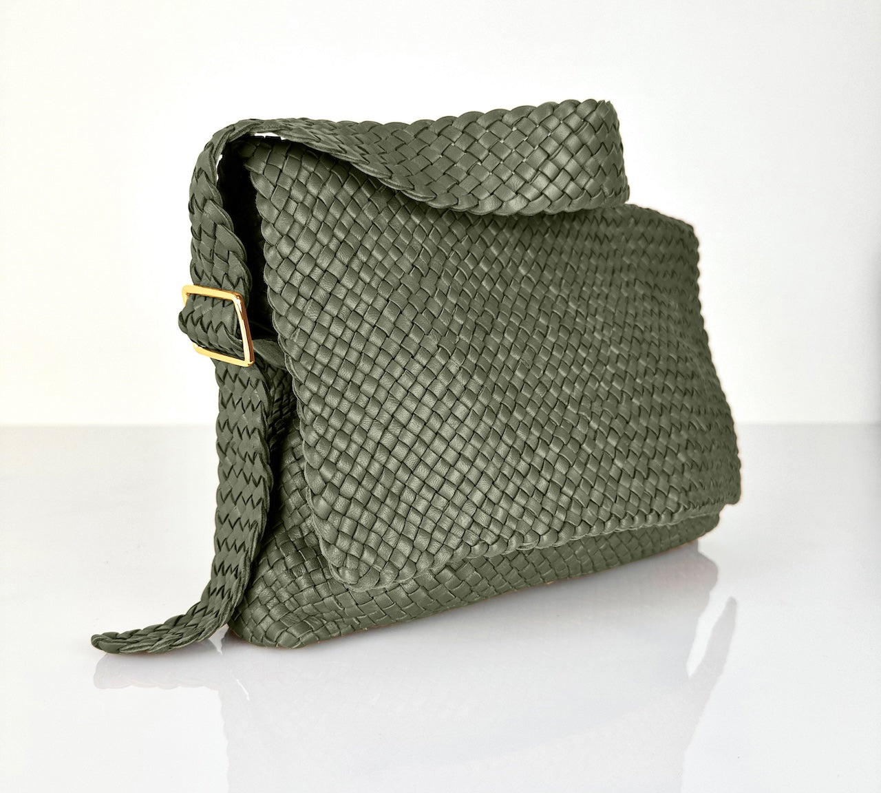 LABEL17's Shoulder Bag AMINA in Hunter Green, handmade in Morocco, designed in Switzerland