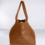 Shoulder Bag ORIGINAL in Caramel Brown from LABEL17: the standard for lightweight bags made from supple hand-woven leather. Handmade in Morocco.