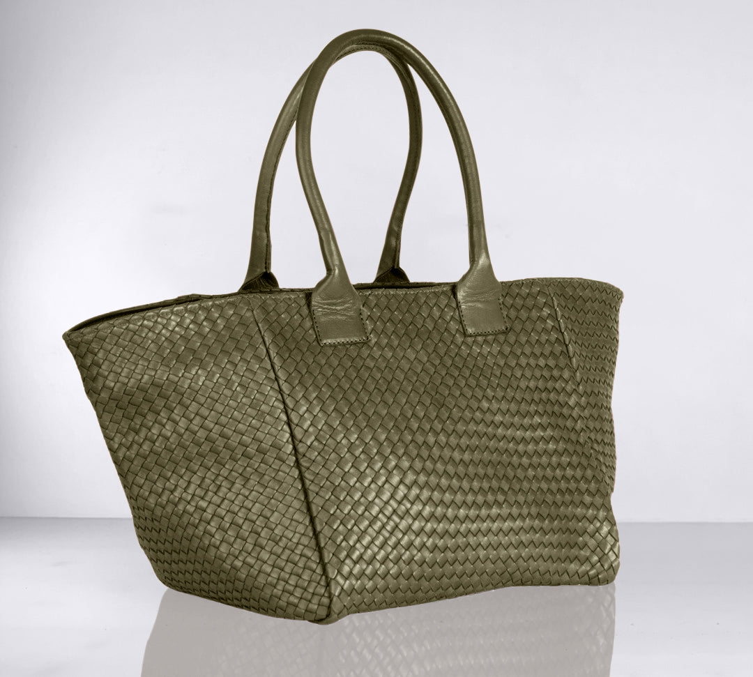 Shoulder Bag ORIGINAL in Olive from LABEL17: the standard for lightweight bags made from supple hand-woven leather. Handmade in Morocco.