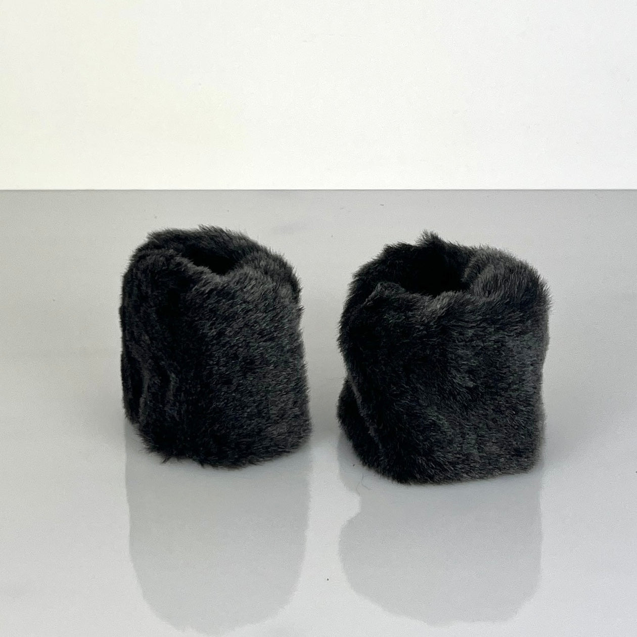 LABEL17 Wrist Warmer made of Shearling. Designed in Switzerland, handmade in Switzerland.