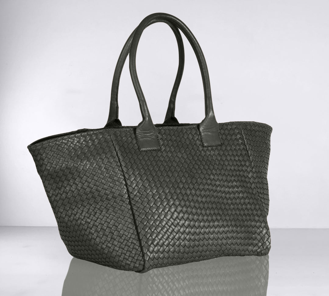 Shoulder Bag ORIGINAL in Charcoal Grey from LABEL17: the standard for lightweight bags made from supple hand-woven leather. Handmade in Morocco.