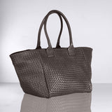 Shoulder Bag ORIGINAL in Darkbrown from LABEL17: the standard for lightweight bags made from supple hand-woven leather. Handmade in Morocco.